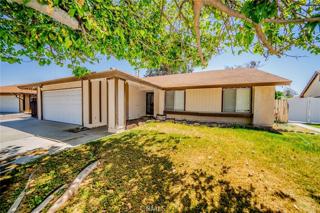 Property Photo: 43639 Persimmons Lane CA 92544
