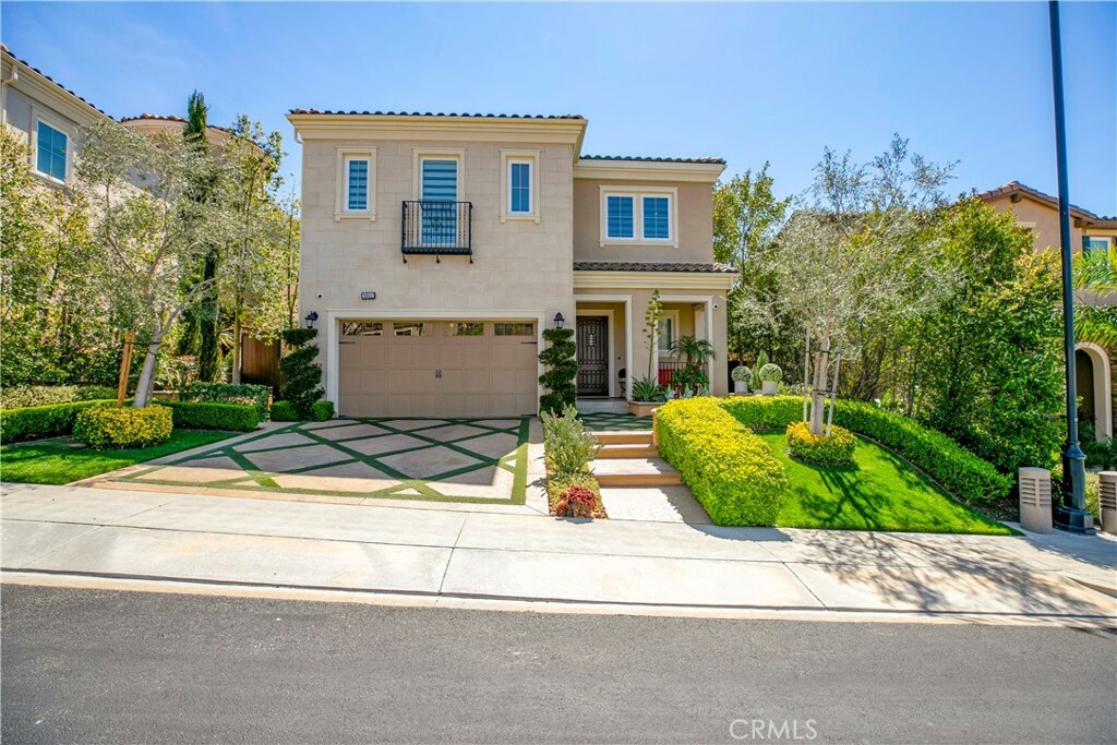 Property Photo: 20512 W Esmerelda Lane CA 91326