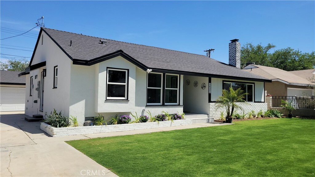 Property Photo:  38320 Rosemarie Street  CA 93550 
