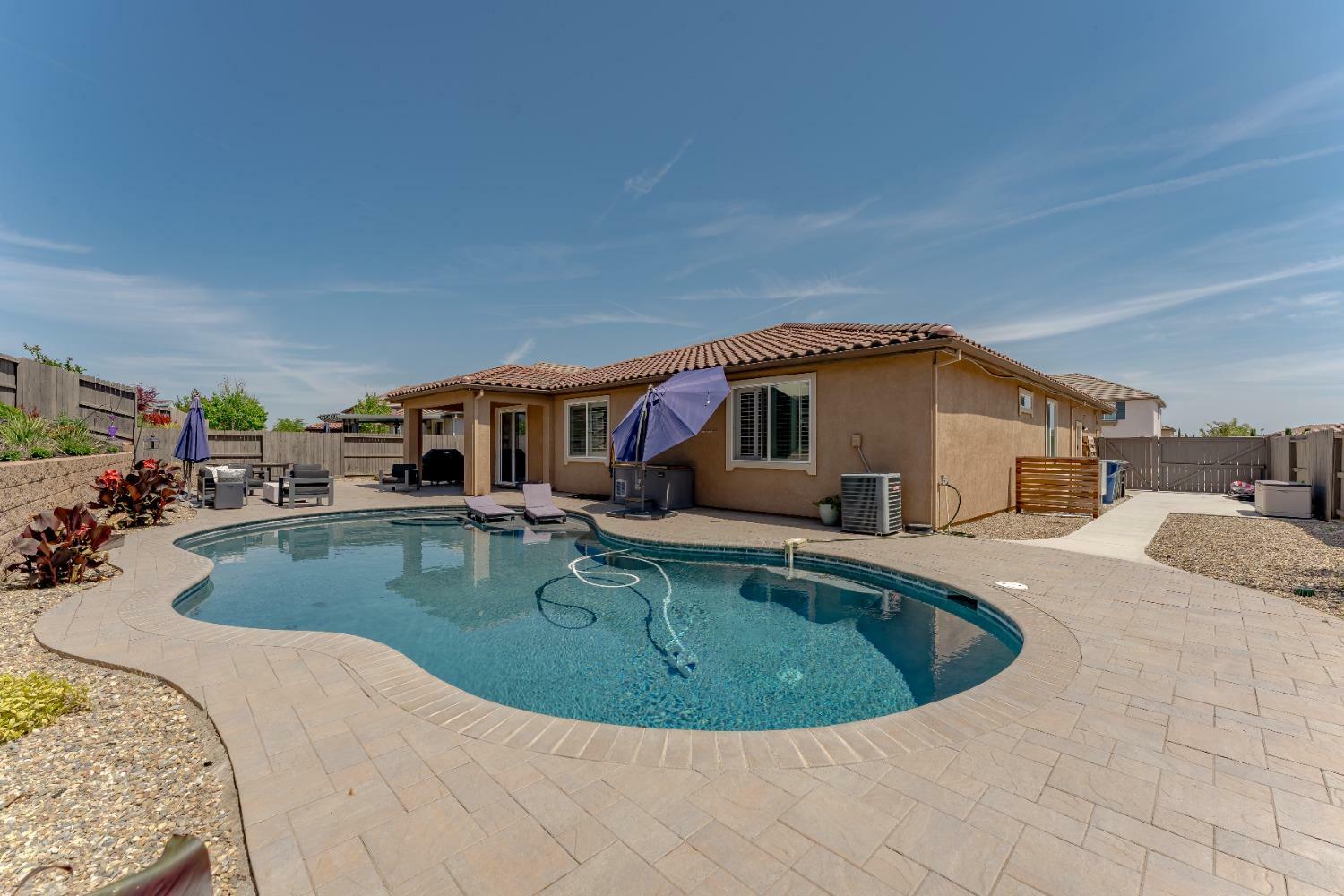 Property Photo: 5204 Azalea Park Way CA 95742