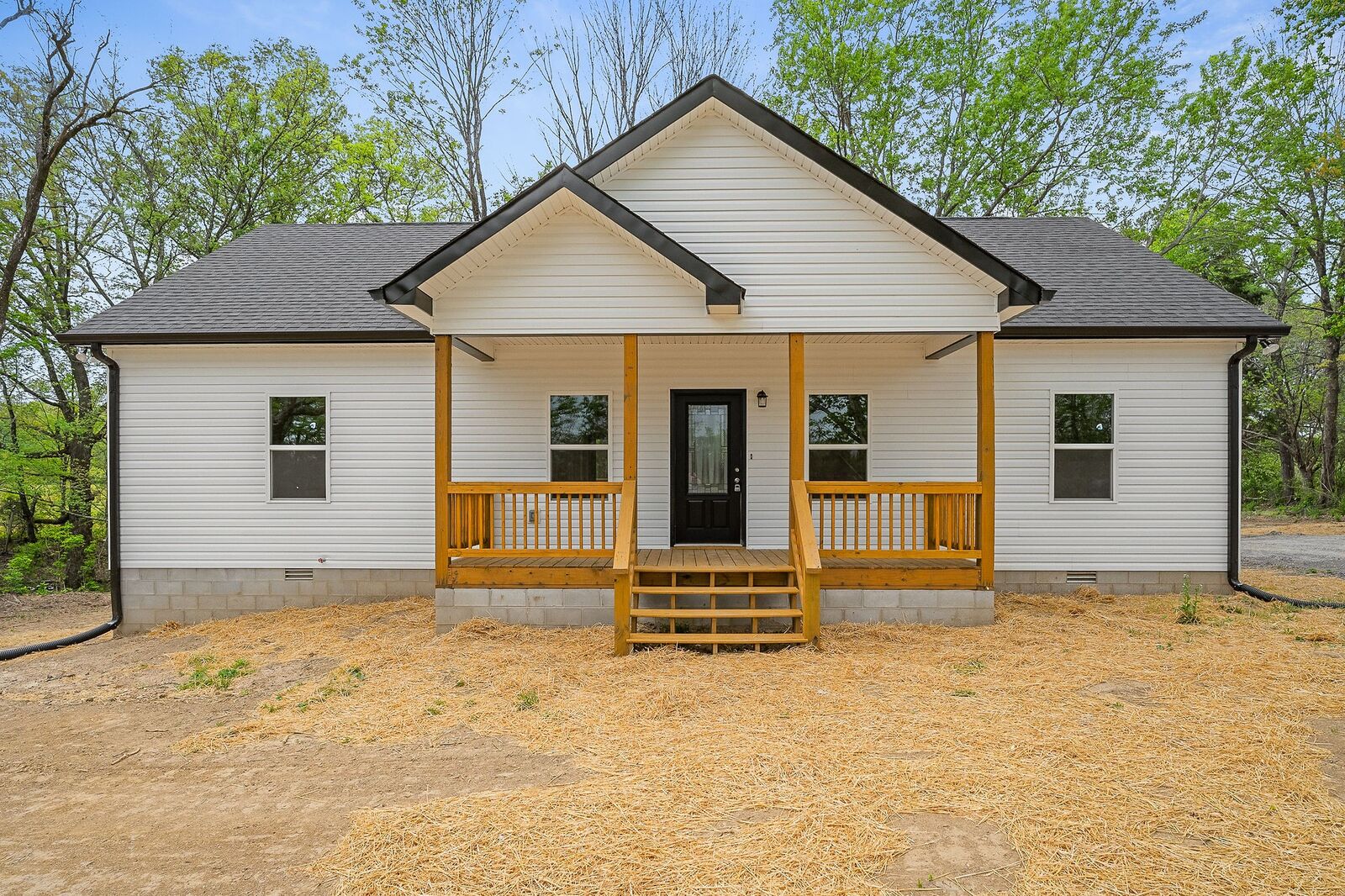 Property Photo:  610 Cecil Hale Rd  TN 37166 
