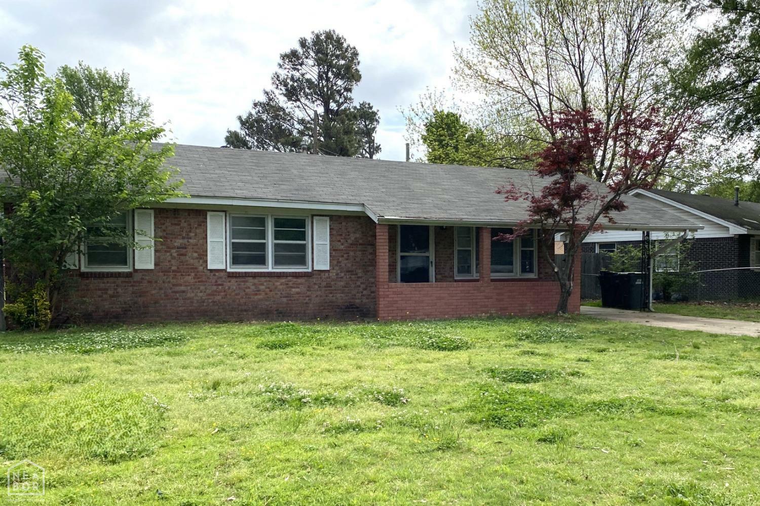 Property Photo: 2104 Parkside Drive AR 72401