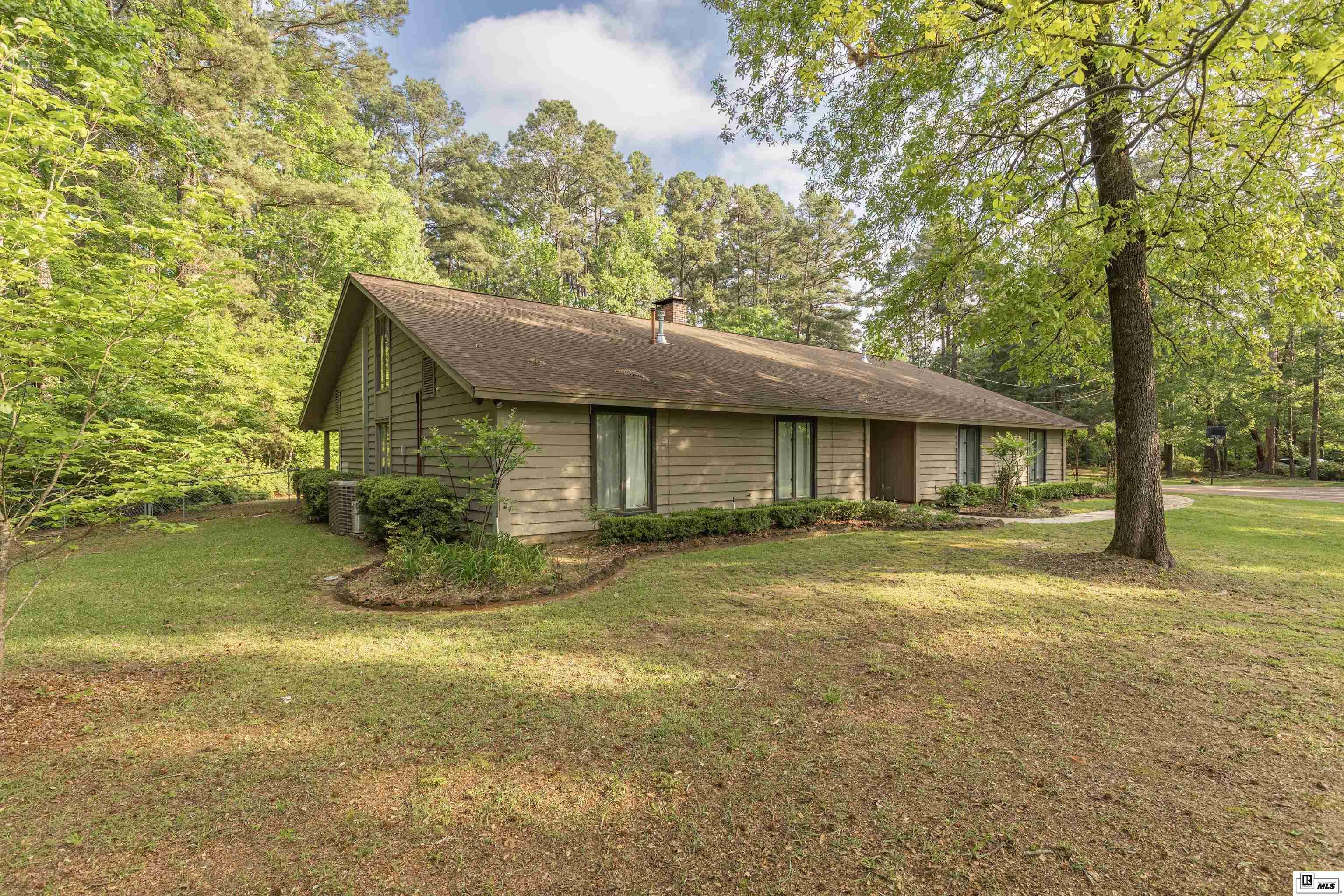 Property Photo: 147 Blue Ridge Lane LA 71270