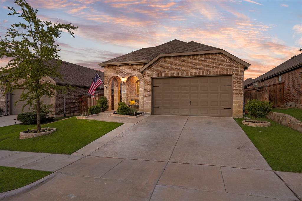 Property Photo: 1008 Shire Drive TX 76227