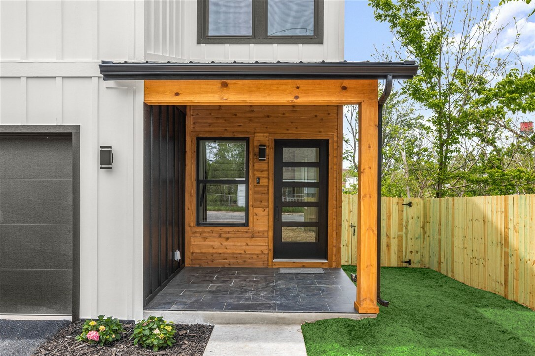 Property Photo: 220 N C Street AR 72756
