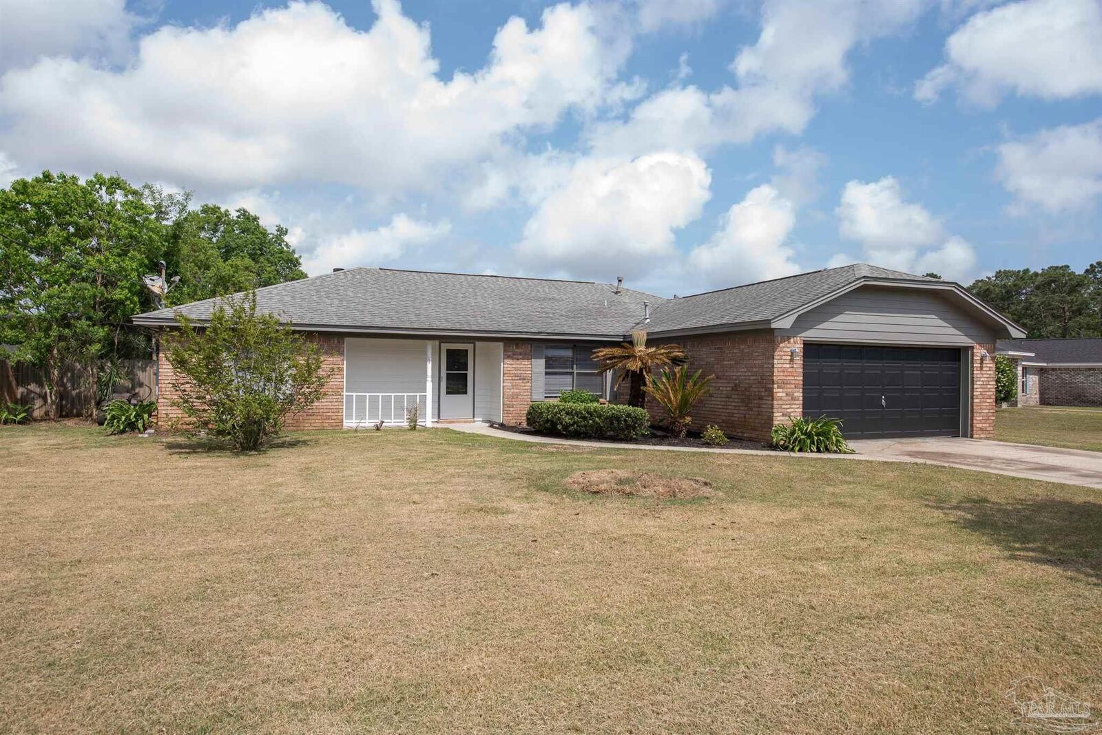 Property Photo: 10104 Clearsound Dr FL 32506