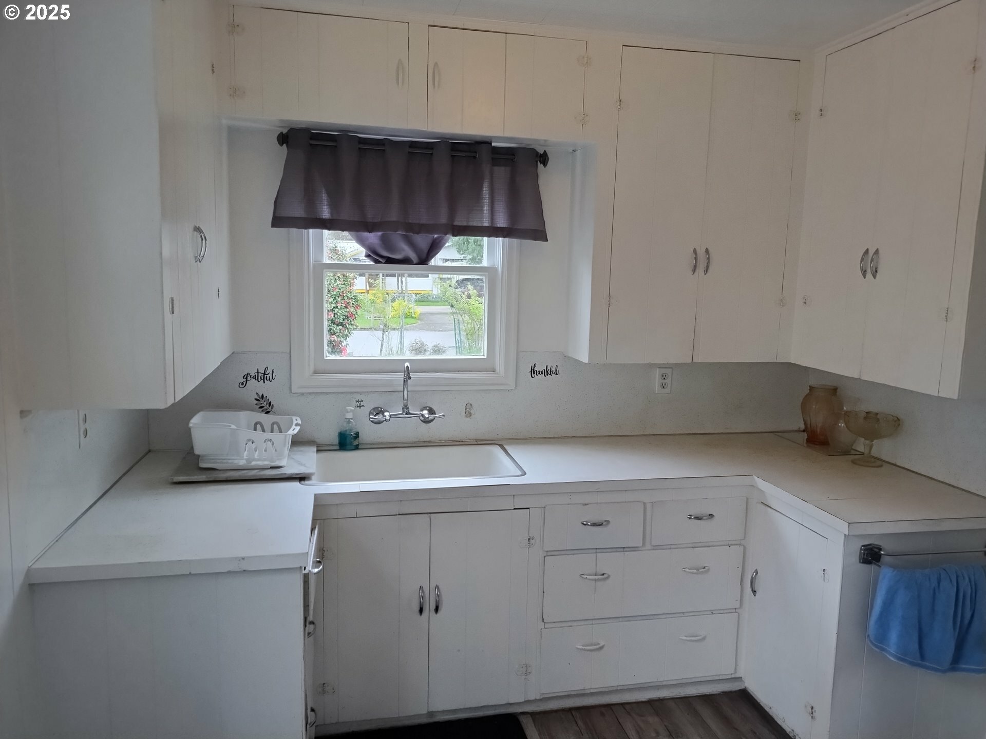 Property Photo: 1811 SE 8th Ave WA 98607