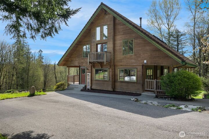 Property Photo: 18608 259th Avenue SE WA 98038