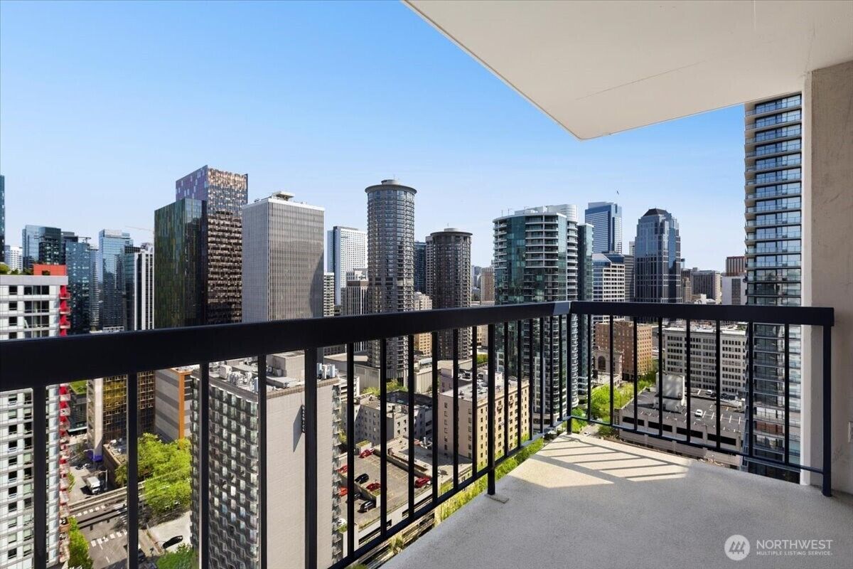 Property Photo: 2100 3rd Avenue 2505 WA 98121