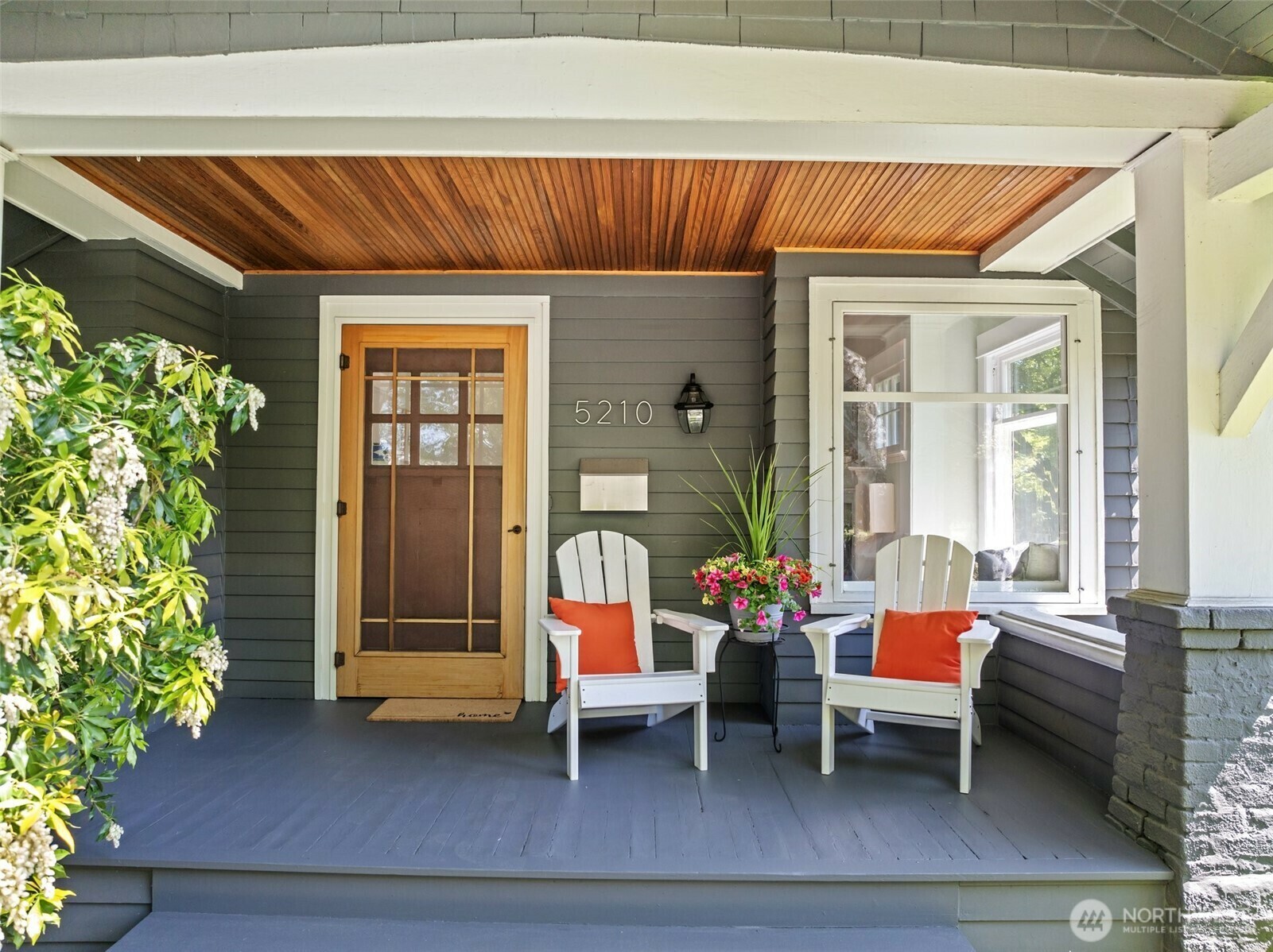 Property Photo: 5210 35th Avenue NE WA 98105