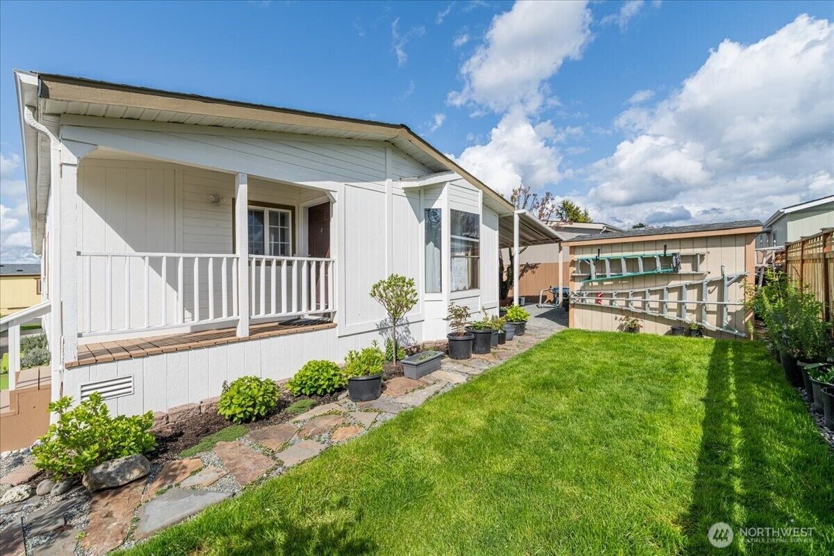 Property Photo:  1120 S 25th Street 39  WA 98274 