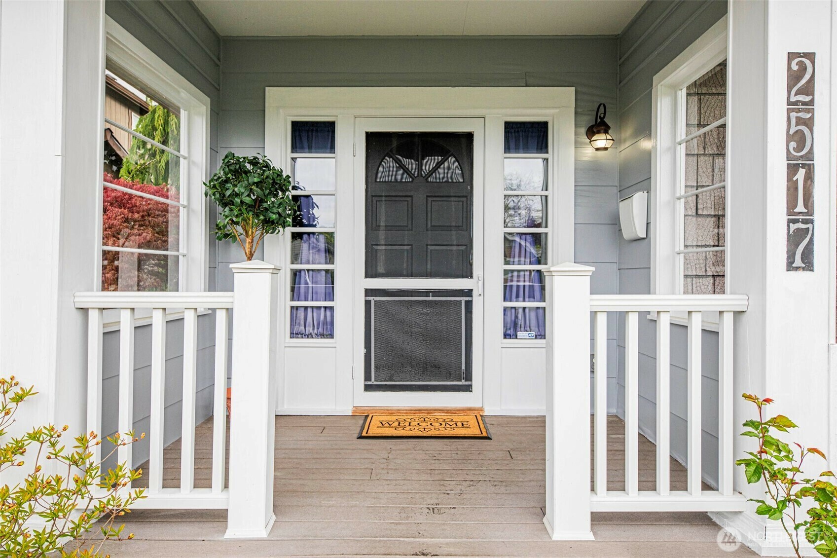 Property Photo: 2517 State Street WA 98201