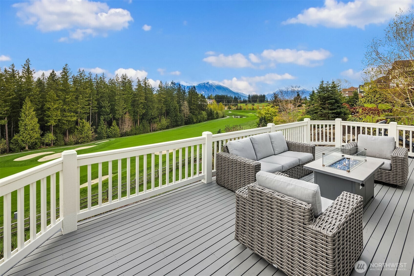 Property Photo: 6802 Cascade Avenue SE WA 98065