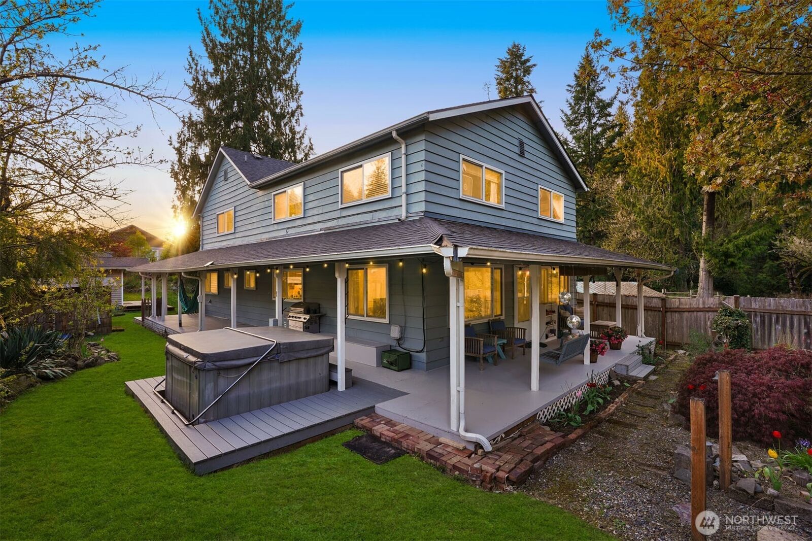 Property Photo:  405  Long Street  WA 98396
