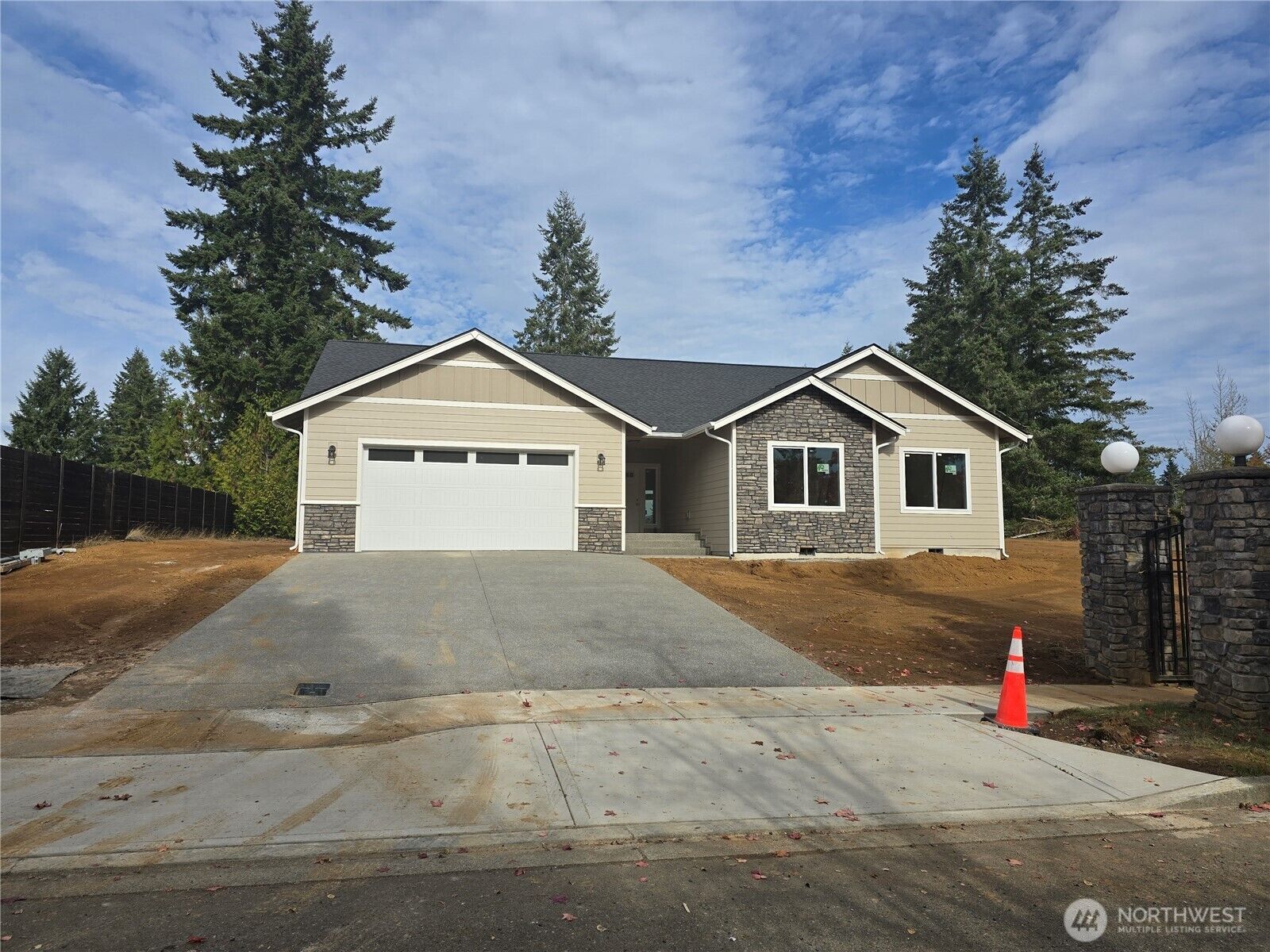 Property Photo:  102  Sycamore Lane  WA 98570 