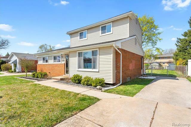 Property Photo: 14121 Harrison Street MI 48154