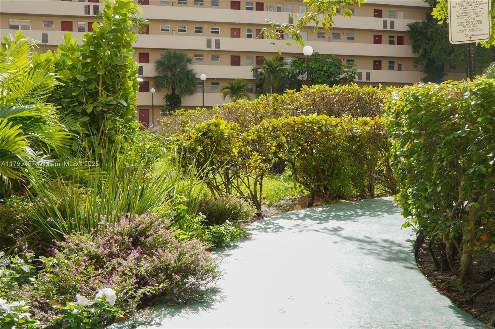 Property Photo:  1770 NE 191st St 204-1  FL 33179 
