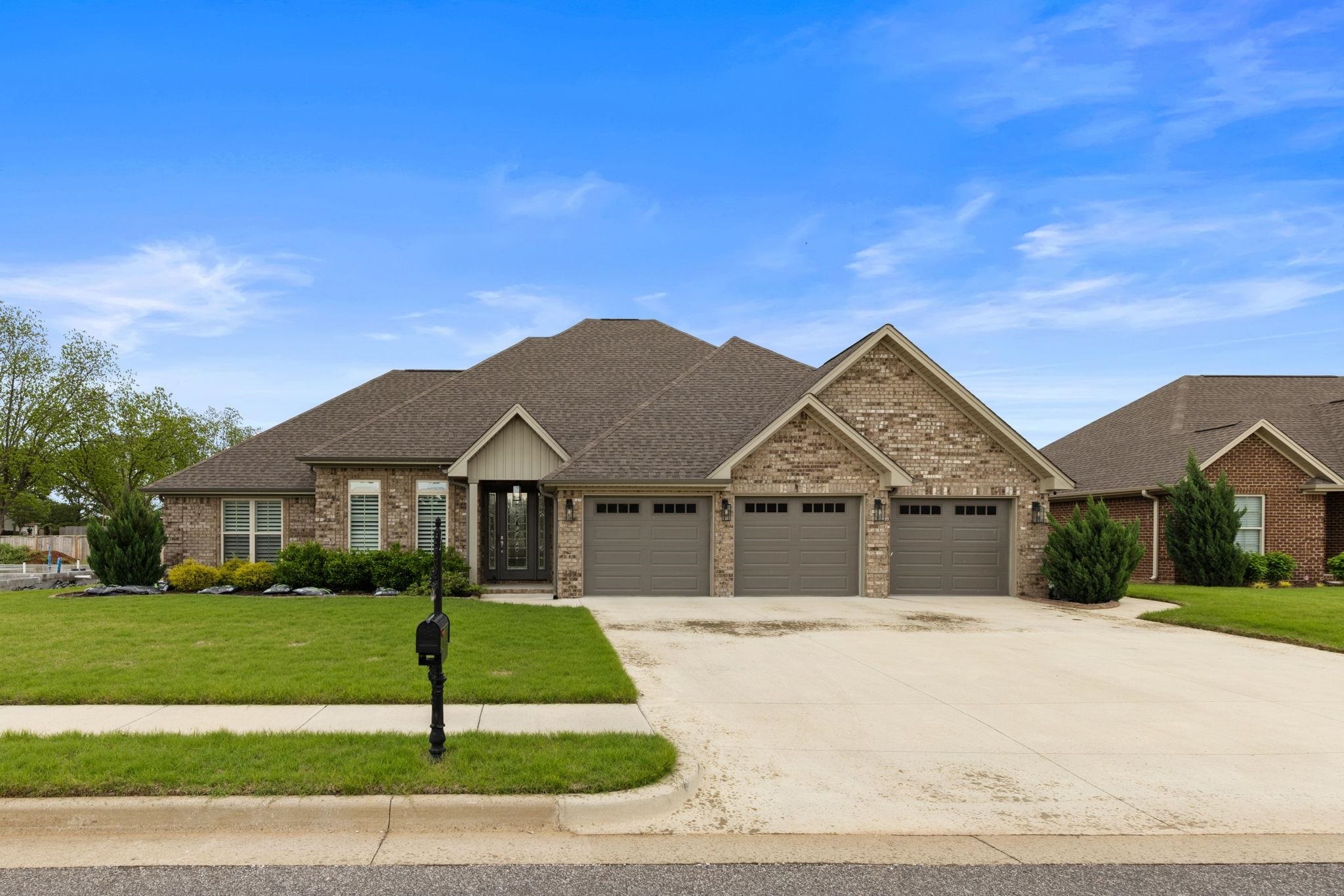 302 Magnolia Dr  Muscle Shoals AL 35661 - MUSCLE S photo