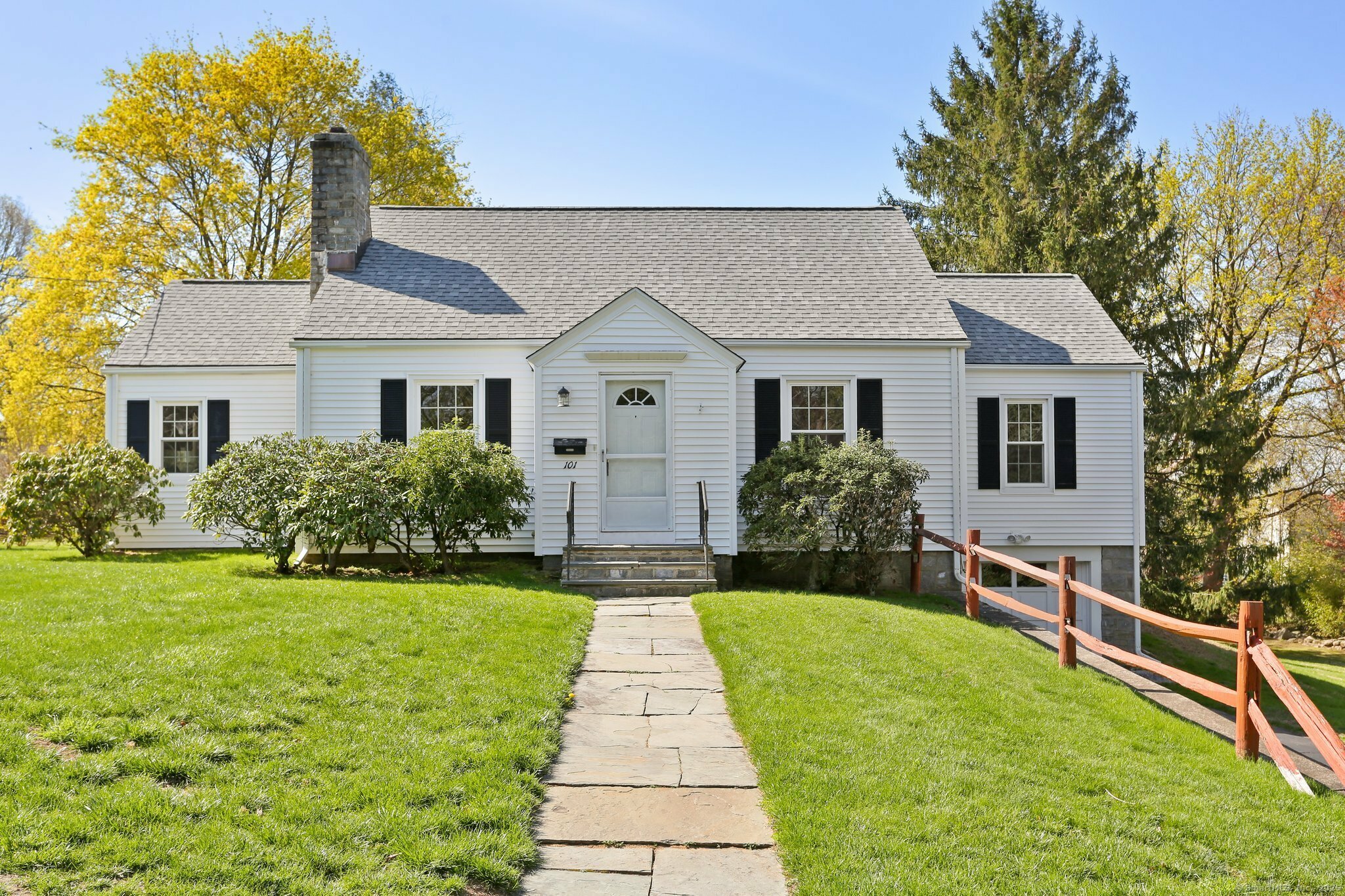 Property Photo: 101 Killian Avenue CT 06611