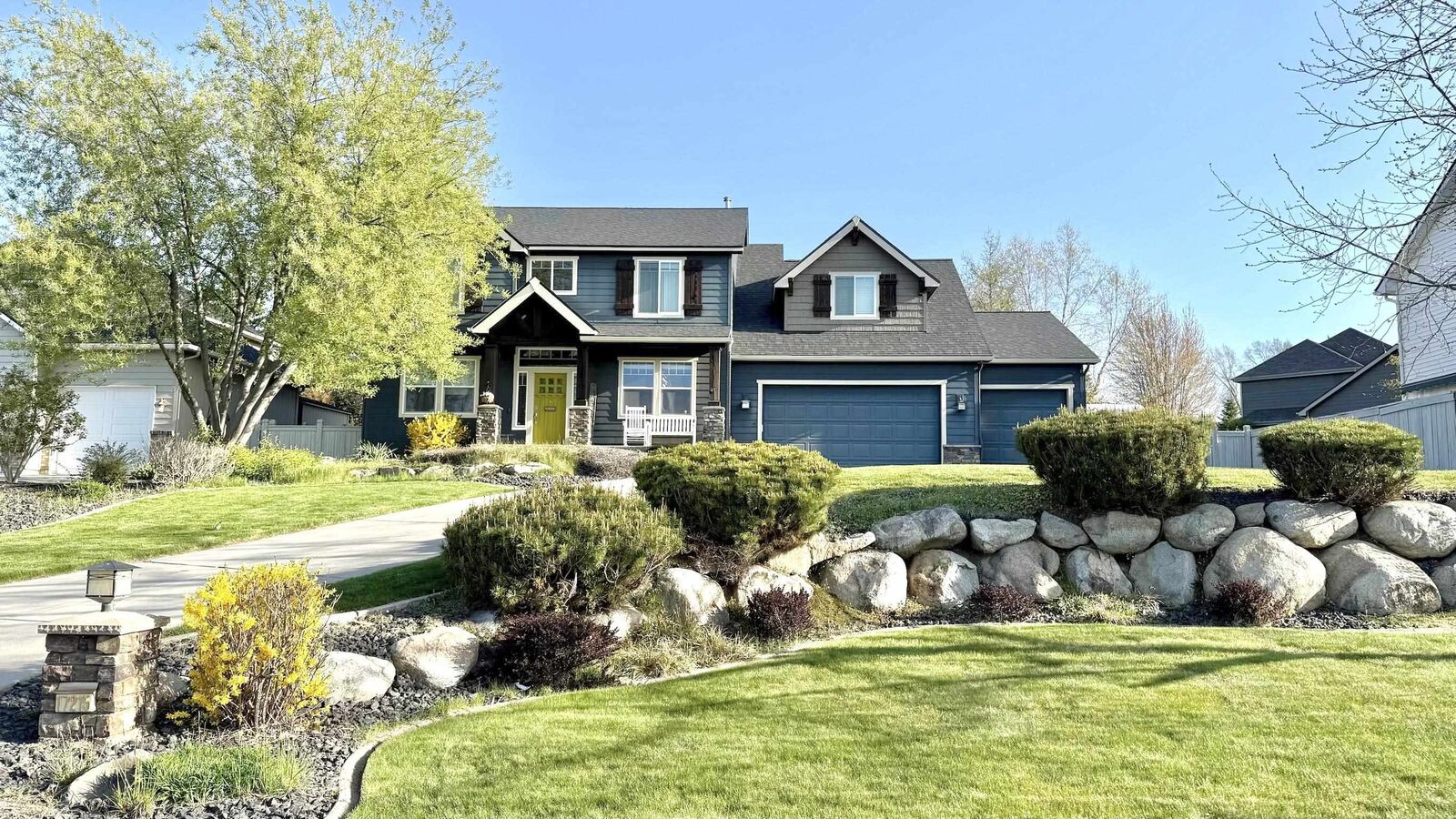 Property Photo: 17215 E Galaxy Ln WA 99016