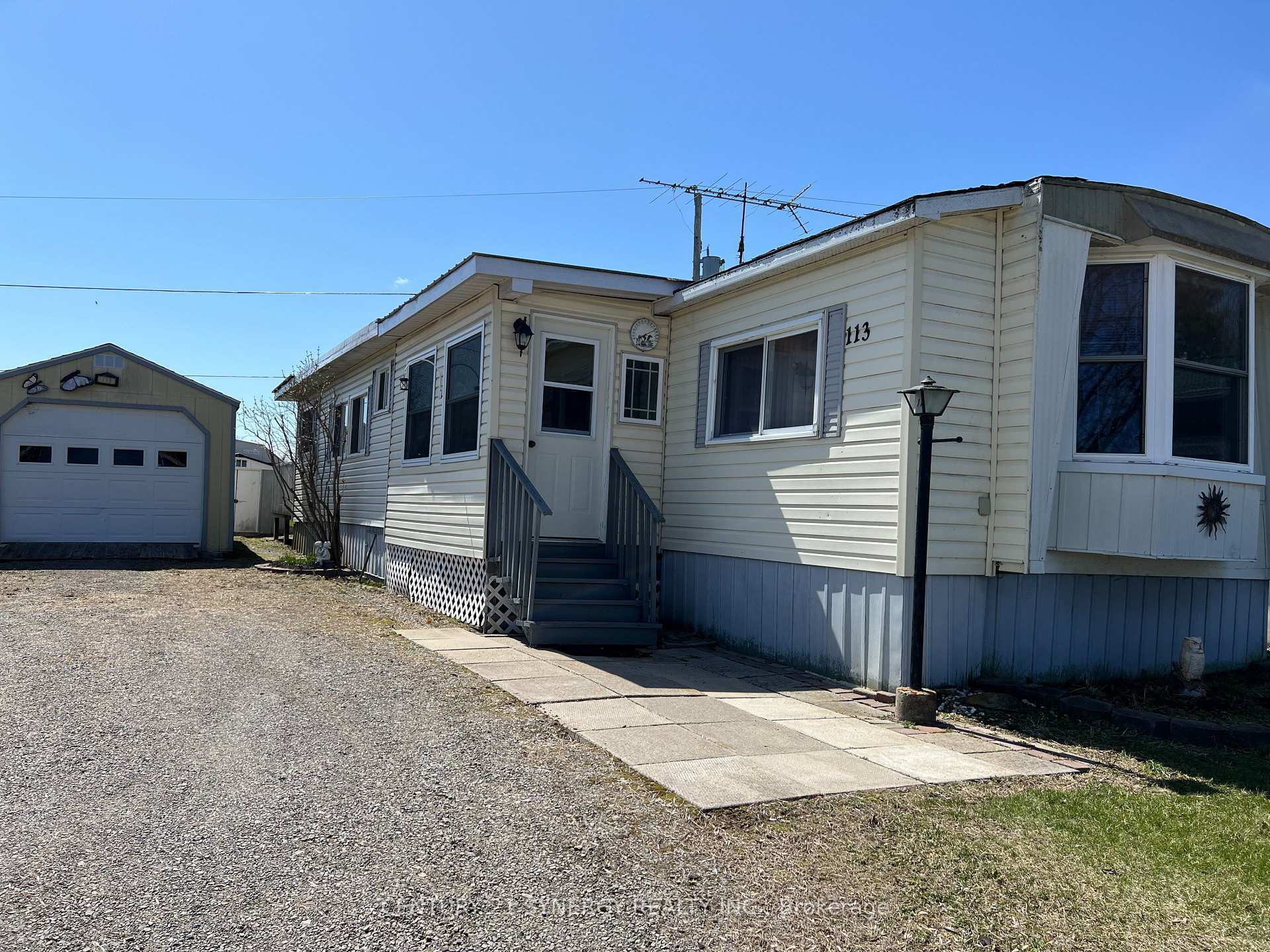 Property Photo: 113 Ogilvie Lane ON K0G 1G0