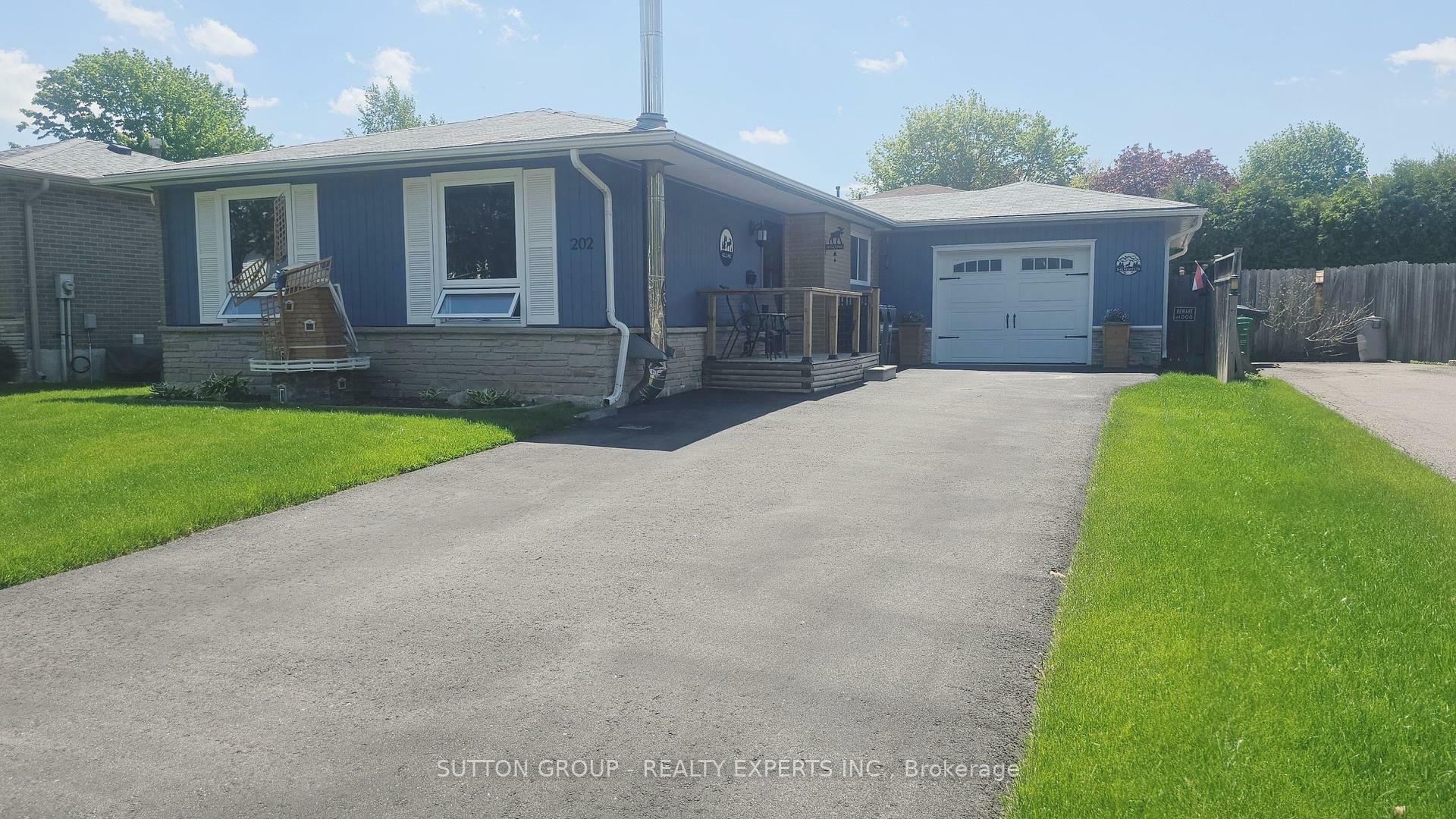 Property Photo:  202 Archdekin Drive  ON L6V 1Z1 