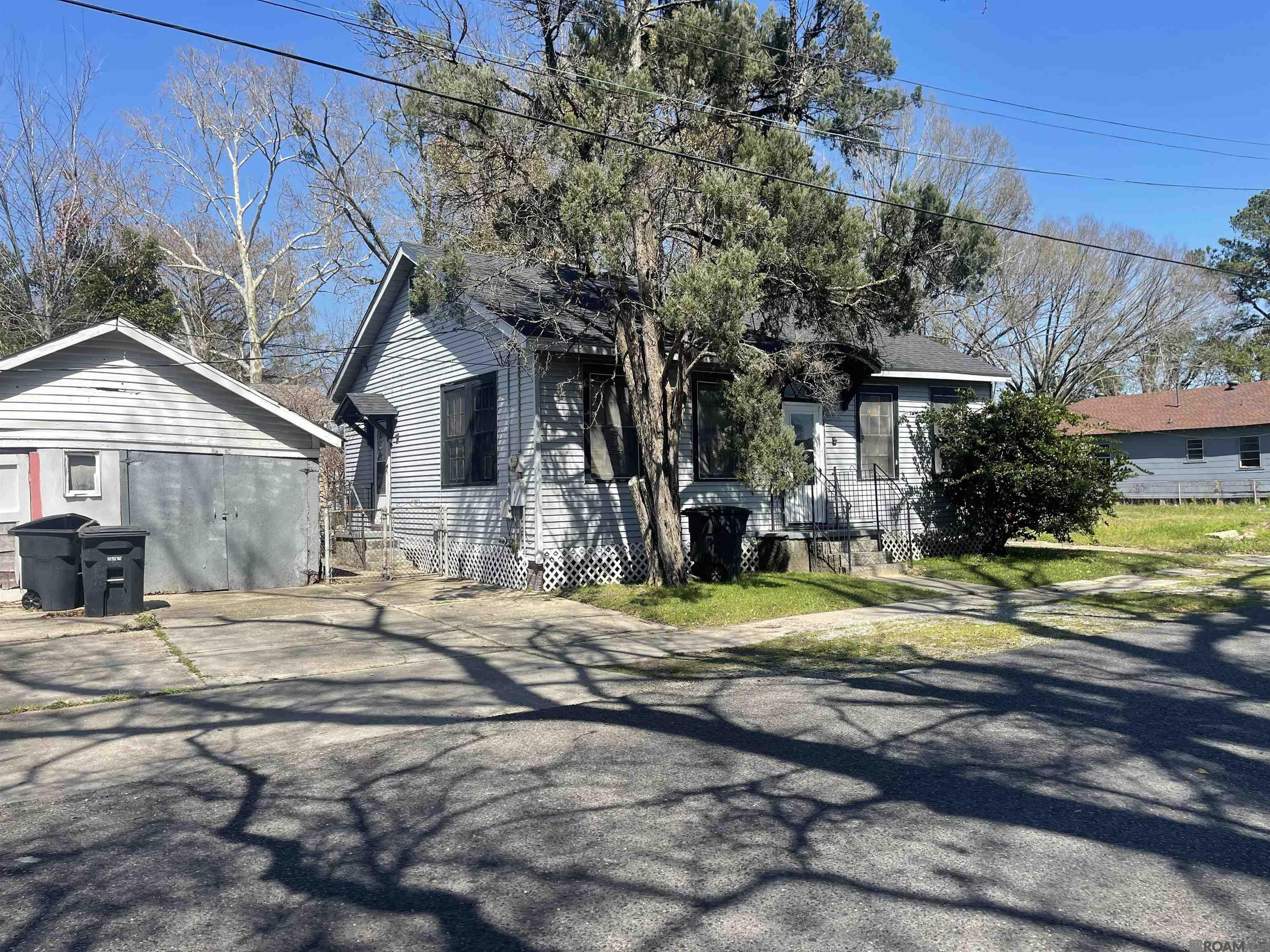Property Photo: 2317 Willow LA 70802