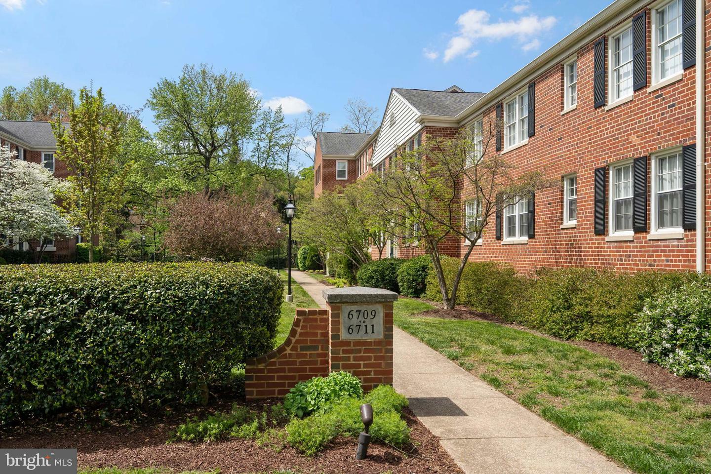 Property Photo: 6711 W Wakefield Drive A1 VA 22307