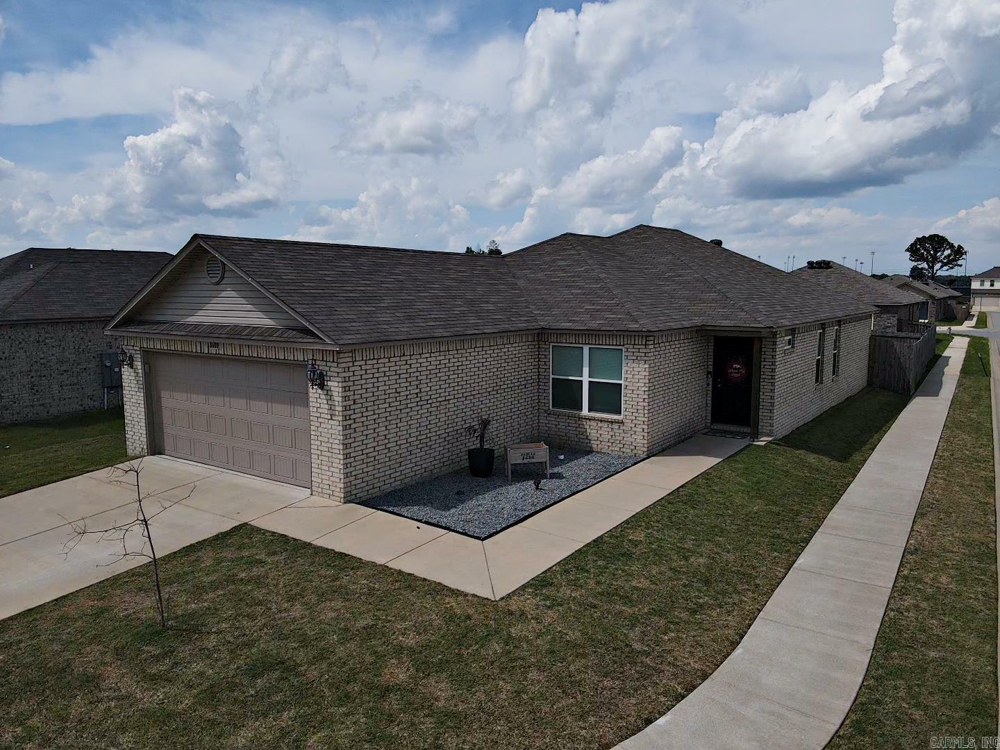Property Photo: 8600 Northwood Creek Drive AR 72113