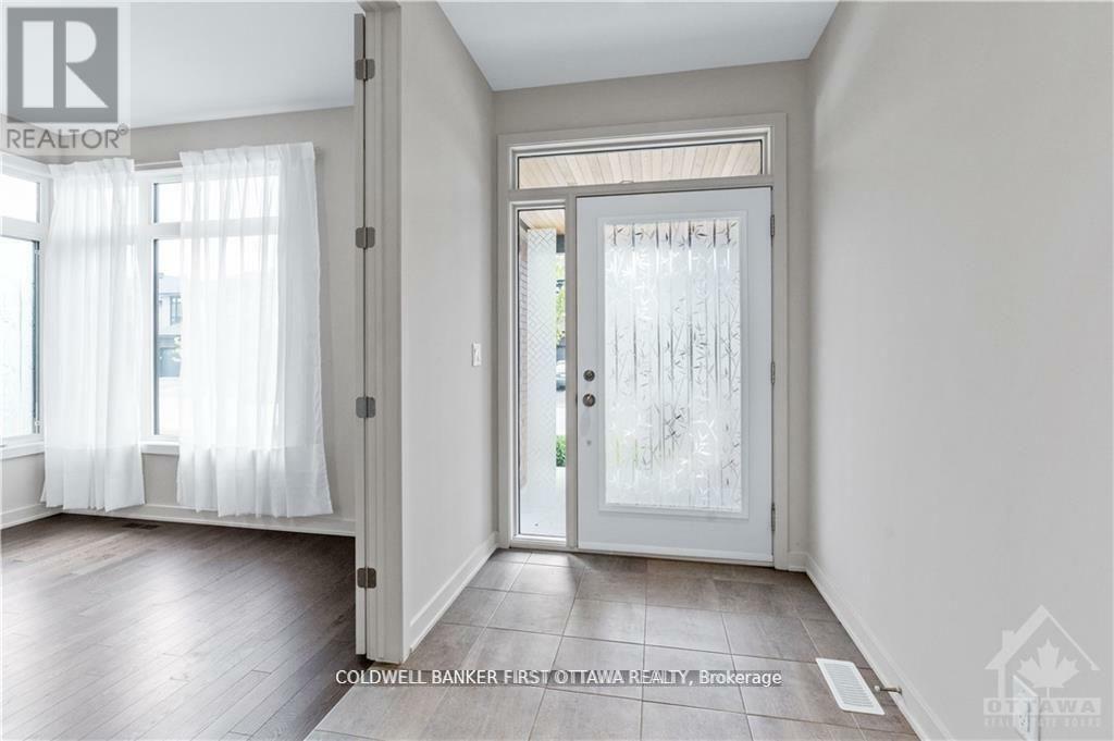 Property Photo: 945 Islington Way ON K1T 0T7