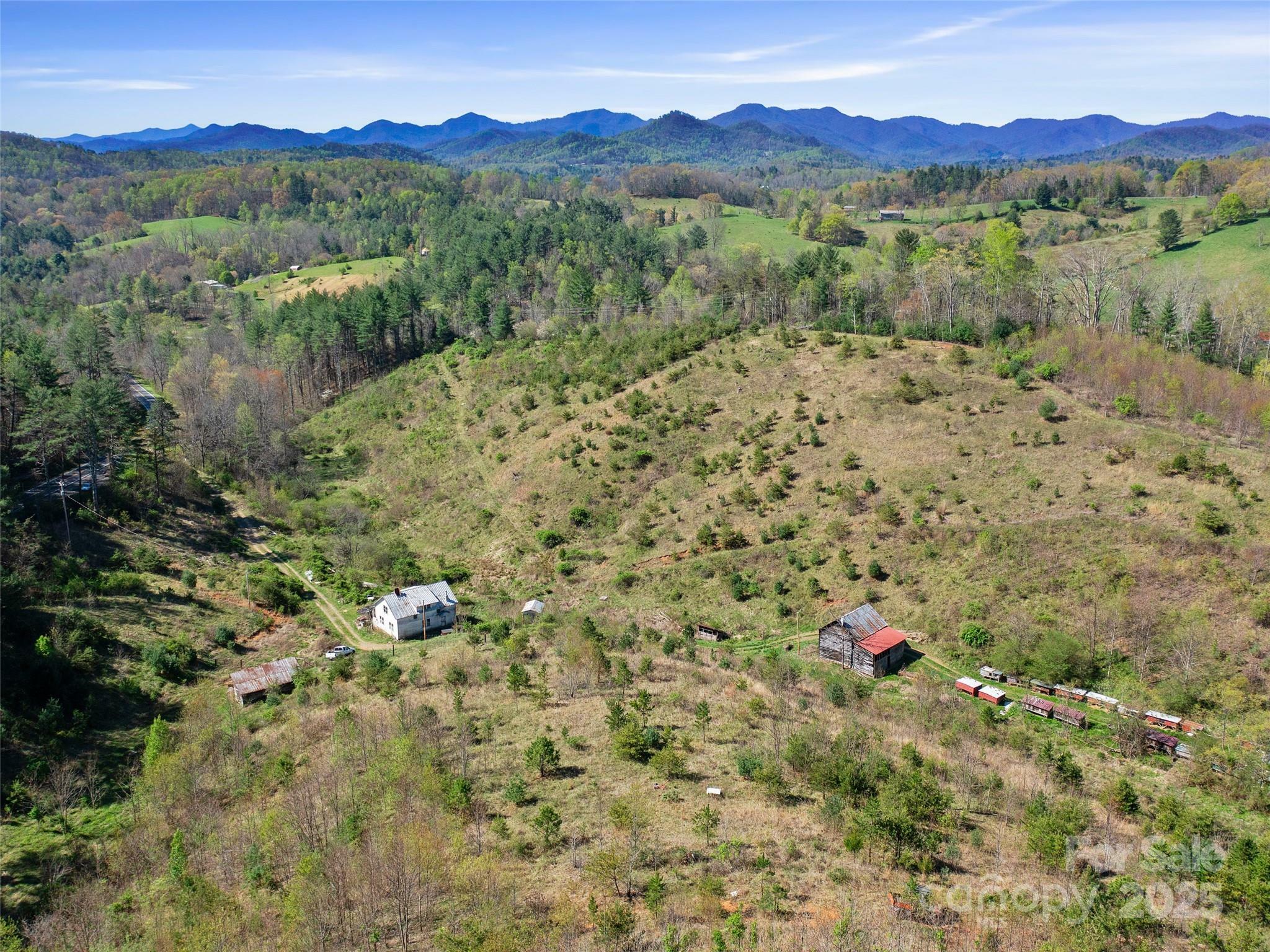 Property Photo: 6370 Meadows Town Road NC 28753