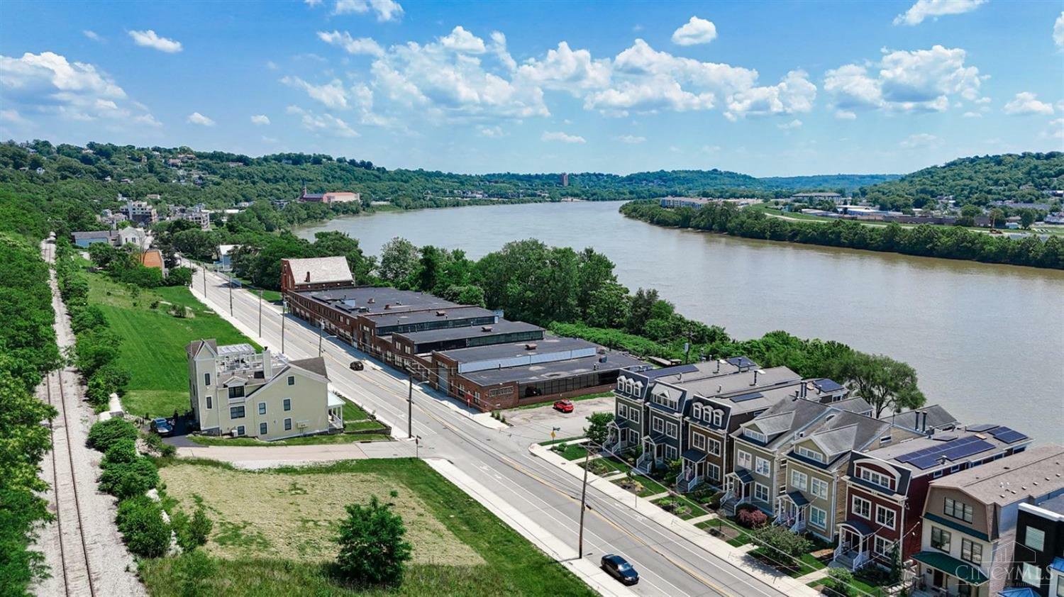 Property Photo: 1922 Riverside Drive OH 45202