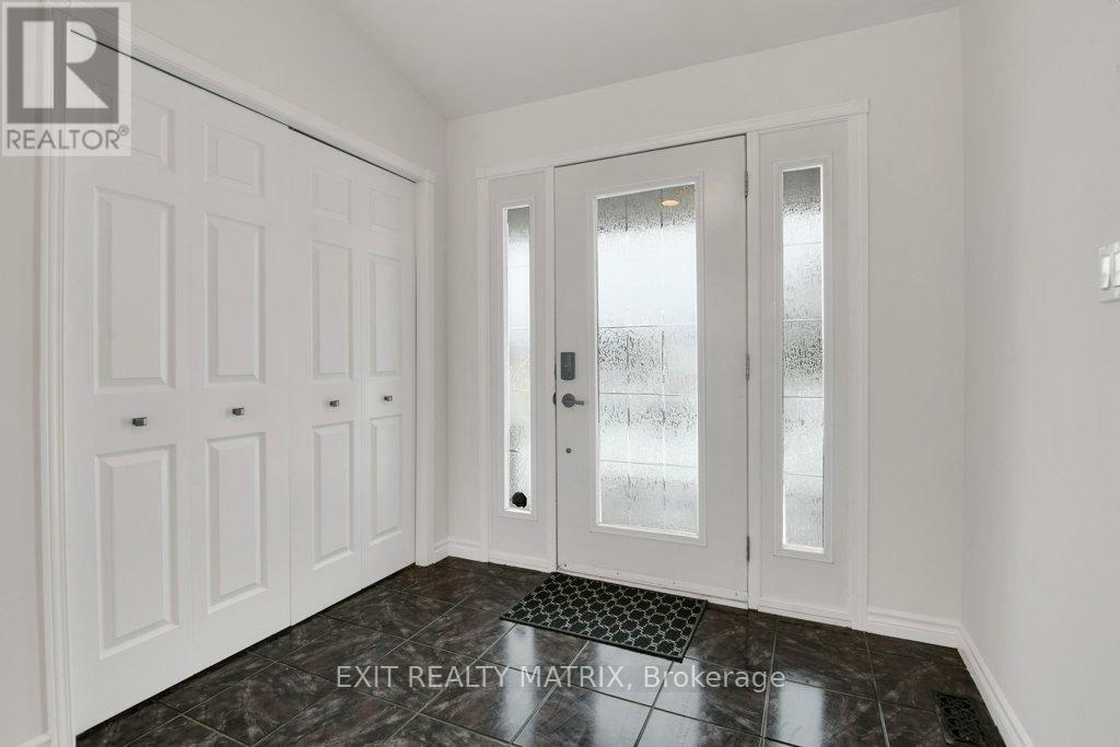Property Photo: 7 Bridge Street ON K0A 1R0