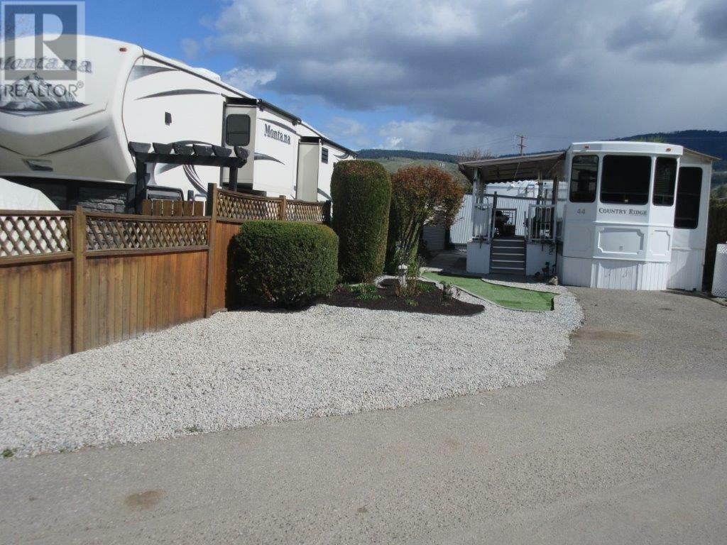 Property Photo: 415 Commonwealth Road 44 BC V4V 1P4