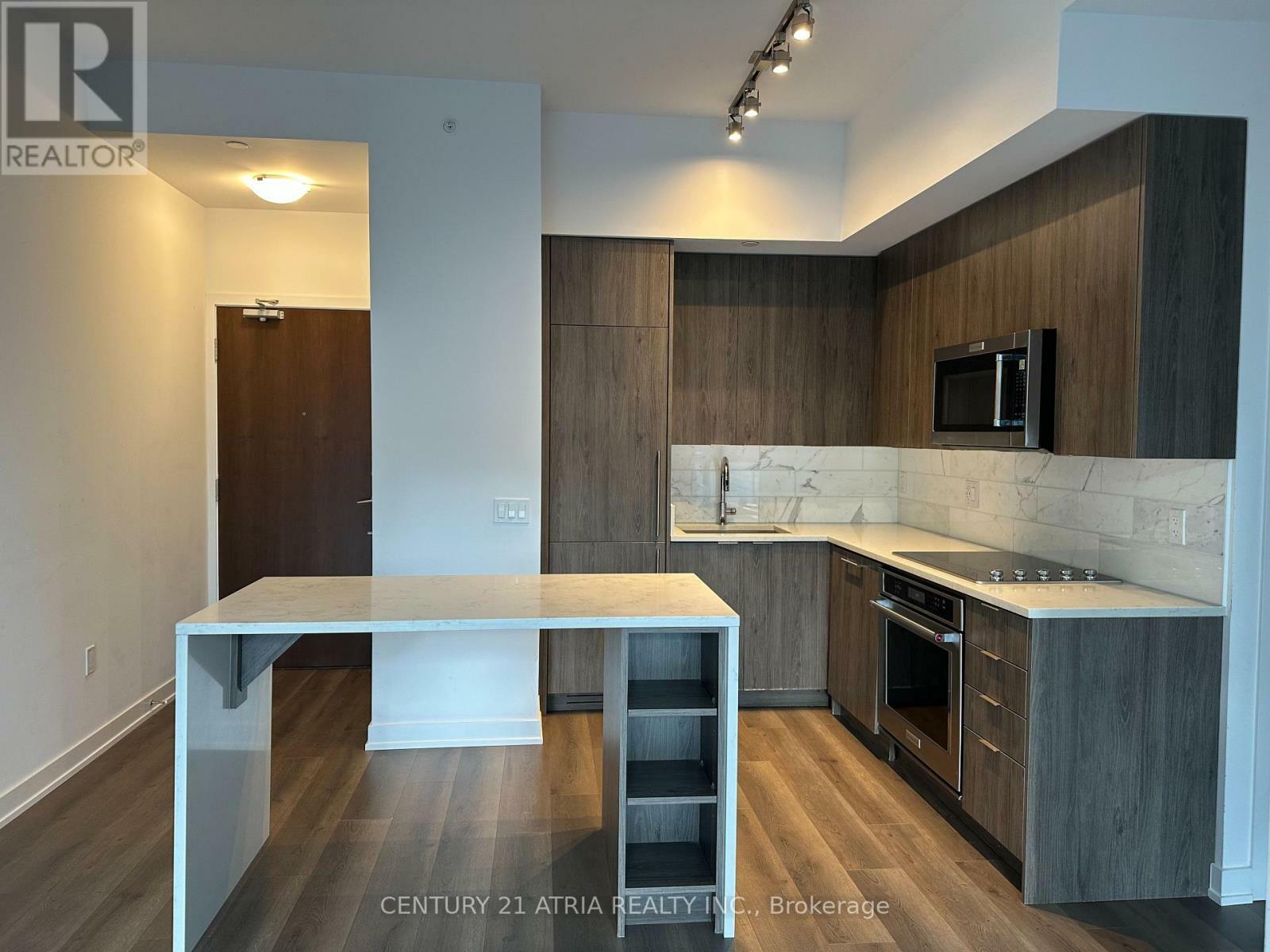 Property Photo: 38 Iannuzzi Street 701 ON M5V 0S2