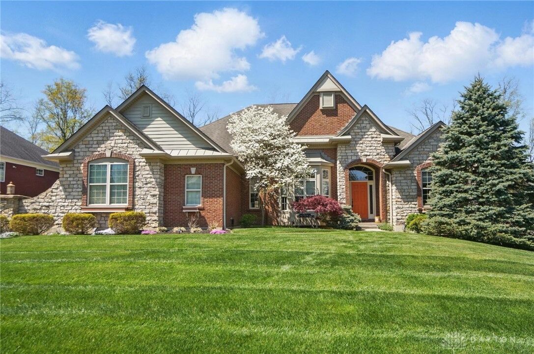 Property Photo: 5667 Hickory Place Drive OH 45247