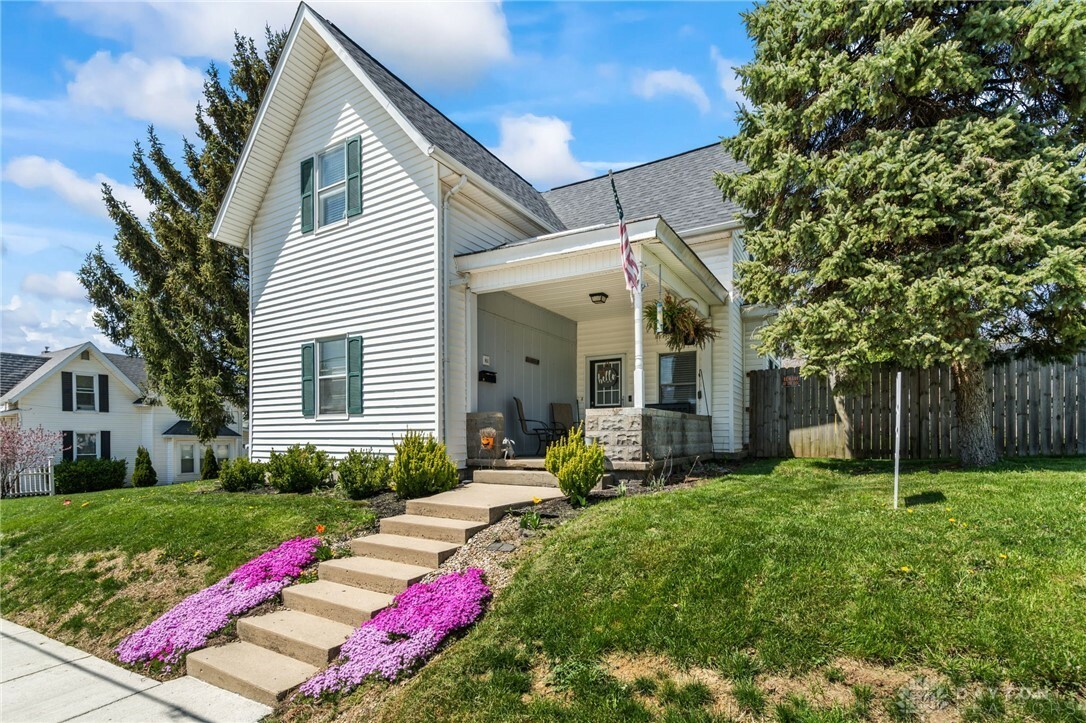 Property Photo: 6 W Race Street OH 43044