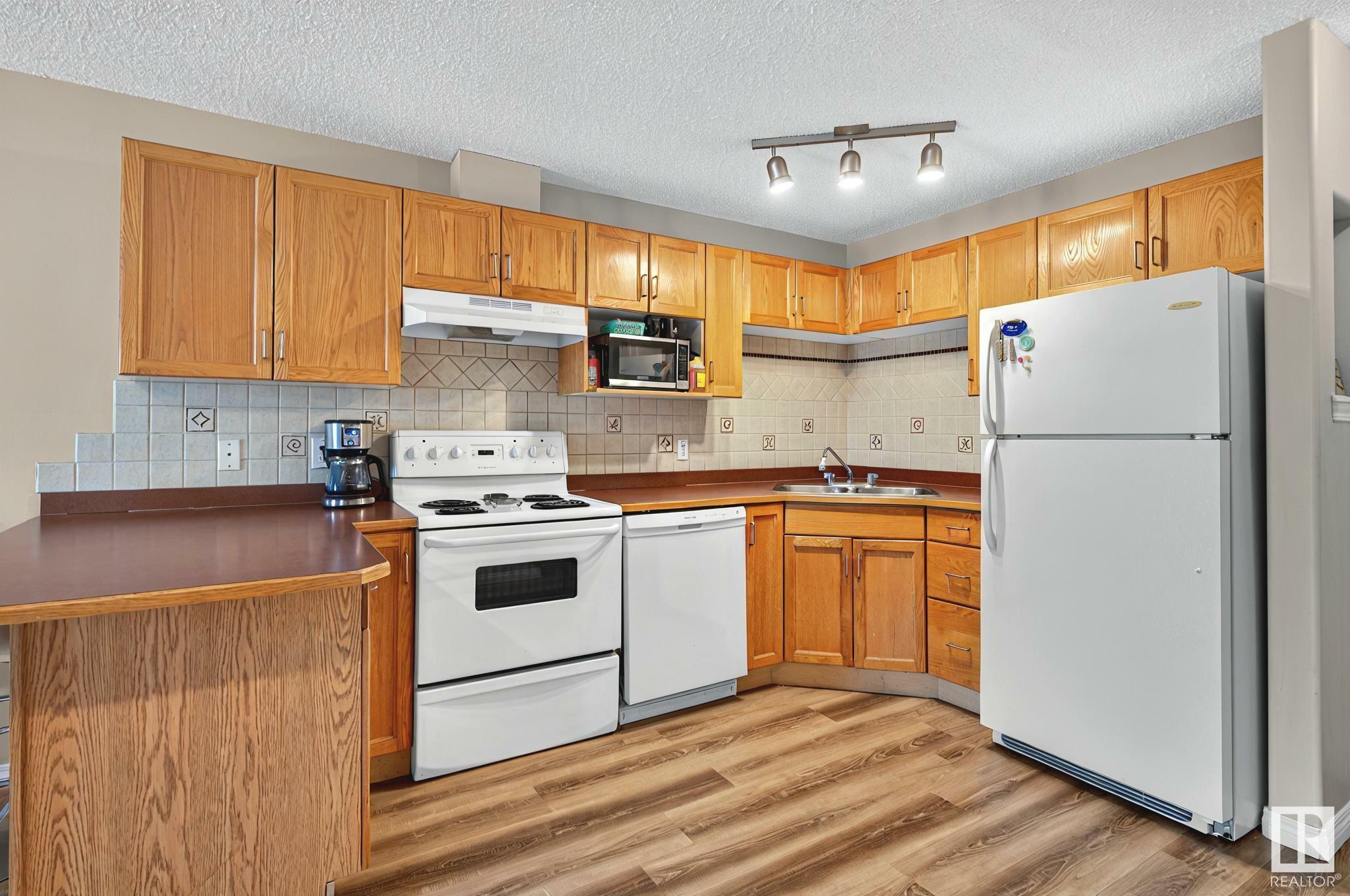 Photo de la propriété: 2305 35A Avenue NW 202 AB T6T 1Z2