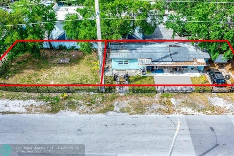 Property Photo: 321 NE 75th St FL 33138