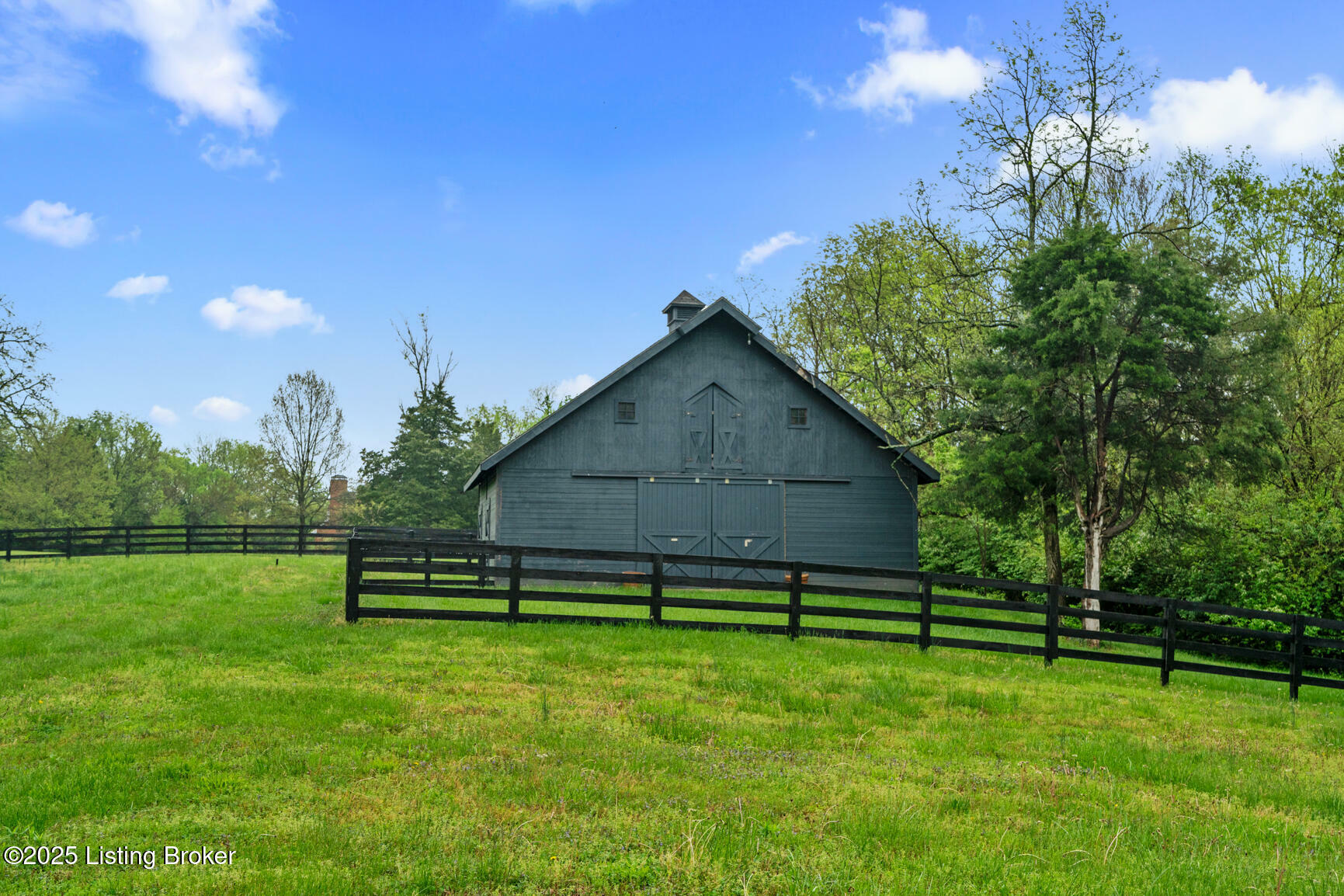 Property Photo: 9790 Shelbyville Rd KY 40067
