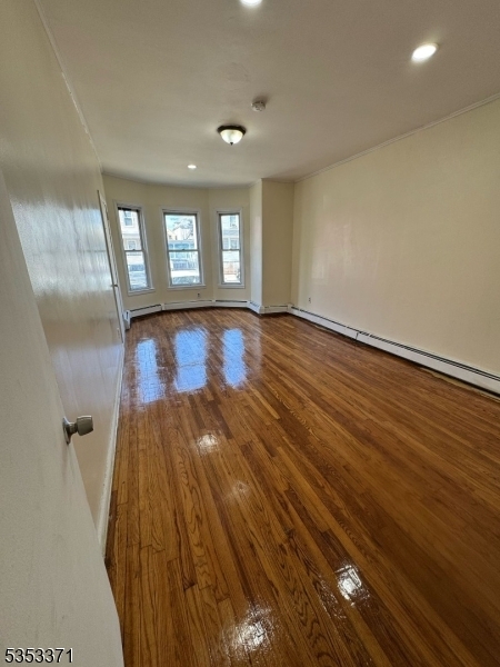 Property Photo: 251 Franklin St 5 NJ 07206