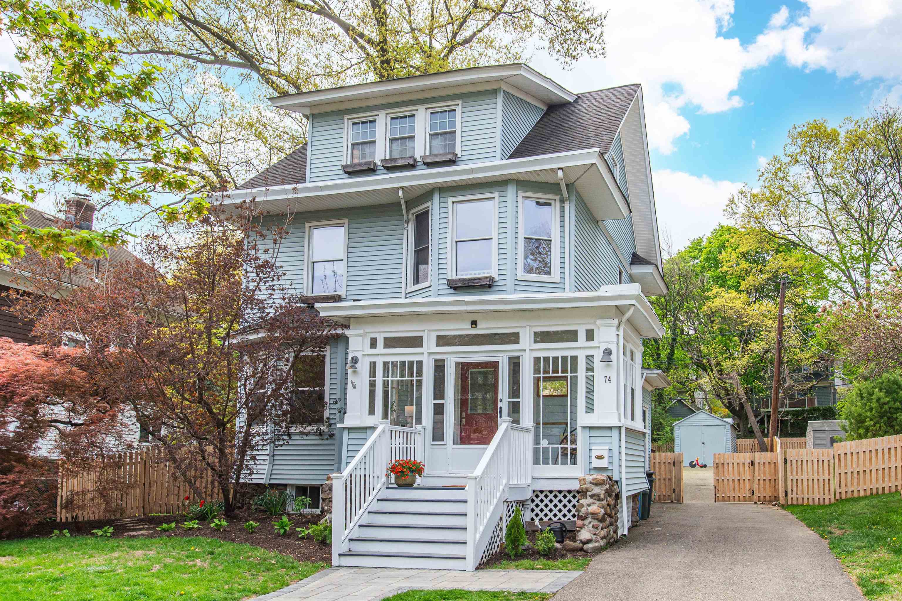 74 Essex Ave  Glen Ridge NJ 07028-2408 photo