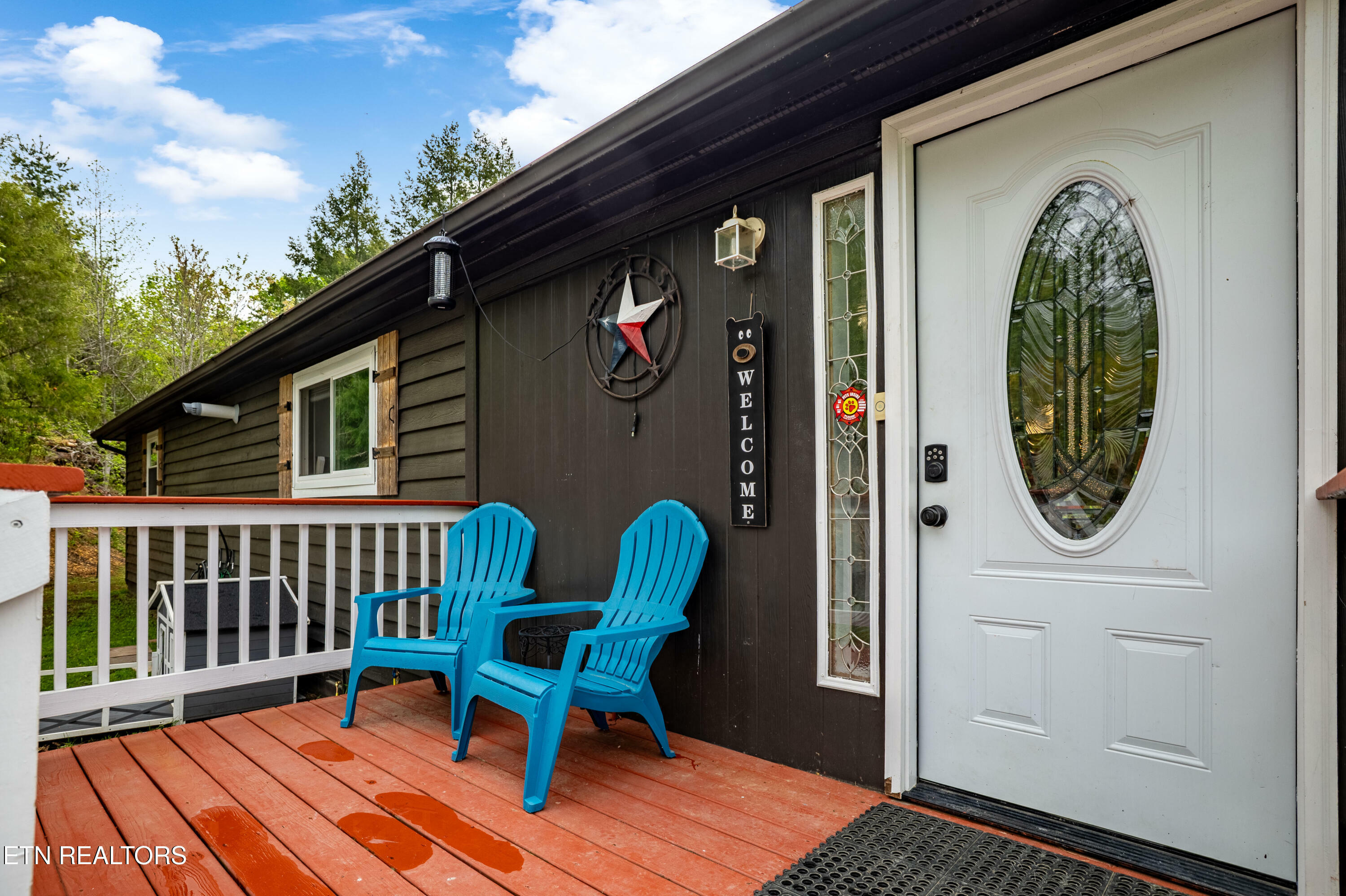 Property Photo: 3881 Richardson Cove Rd TN 37876