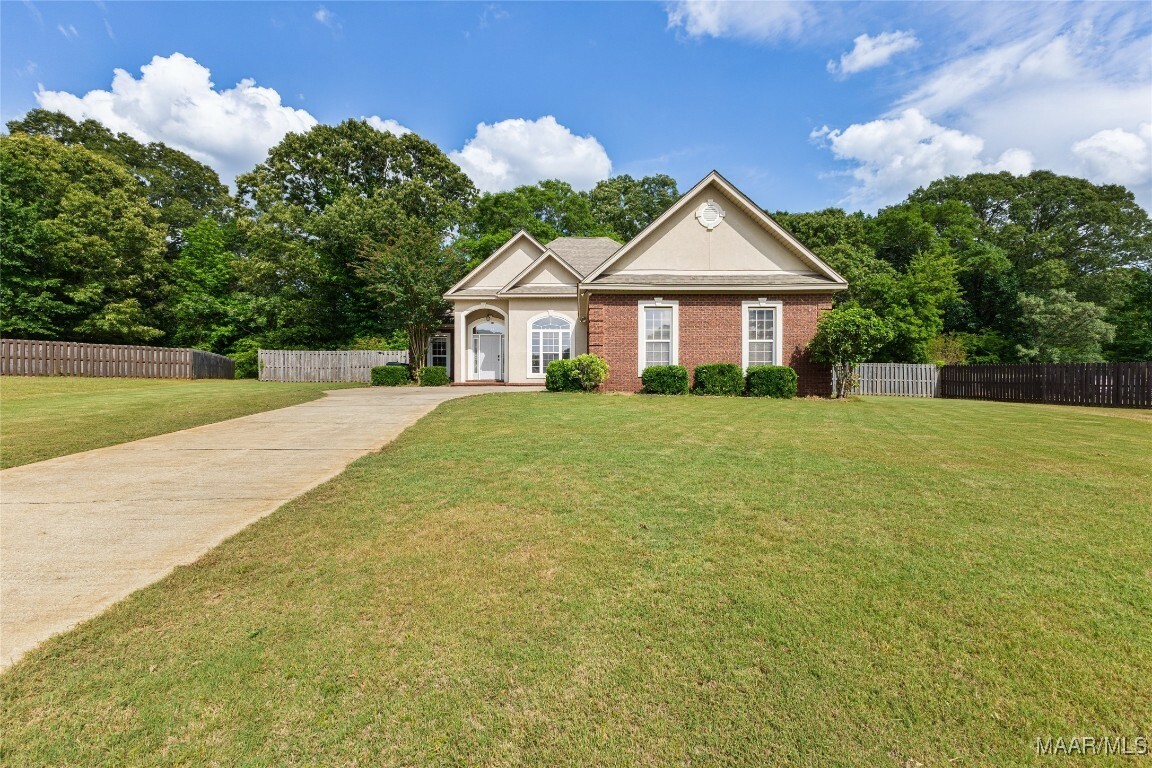 Property Photo: 285 Grove Park Loop AL 36093