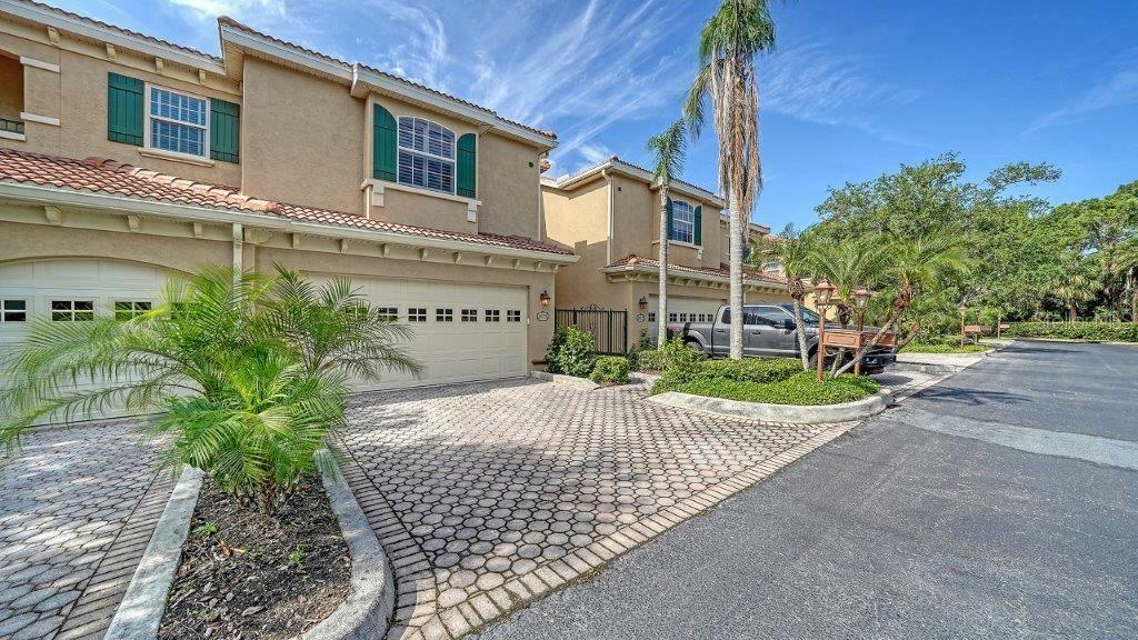 Property Photo: 3623 Square West Lane 5 FL 34238