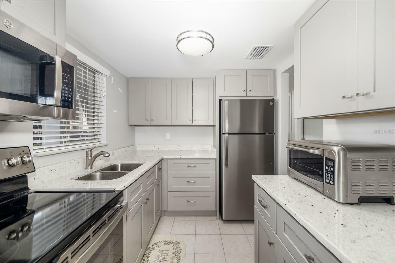 Property Photo: 2008 Canal Drive M3 FL 34207