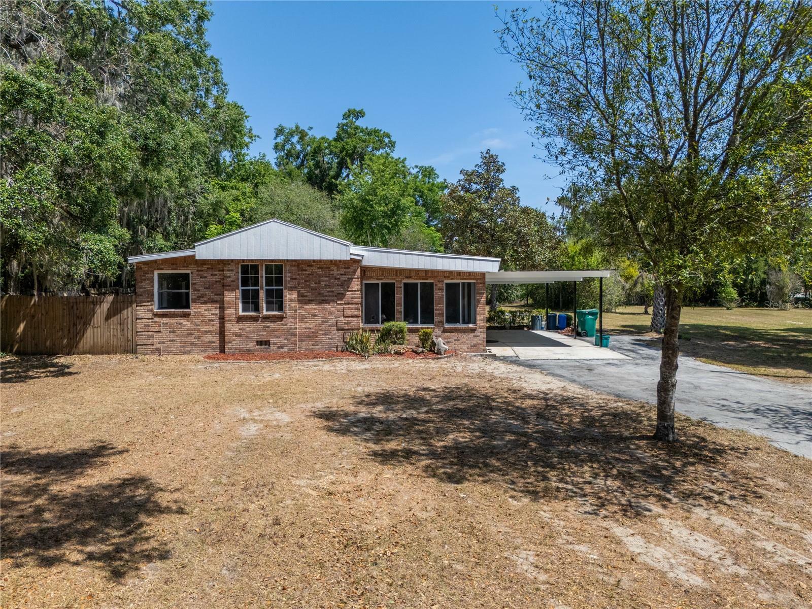 Property Photo:  237 W McClendon Street  FL 32159 
