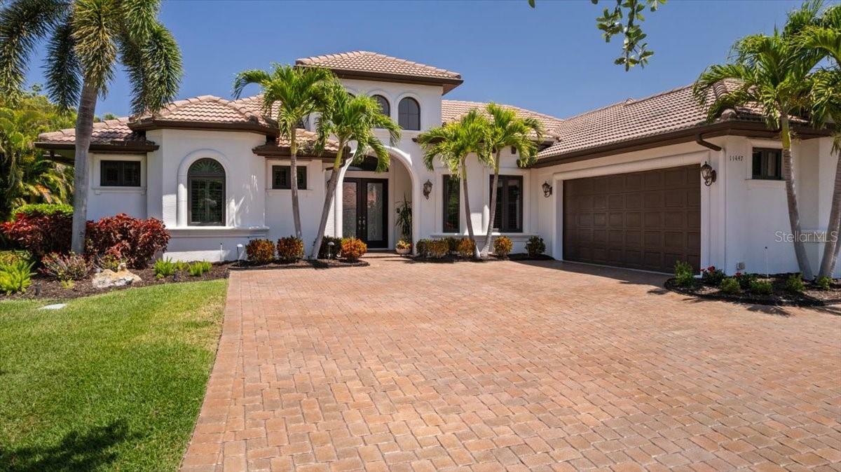 Property Photo: 11447 Savannah Lakes Drive FL 34219