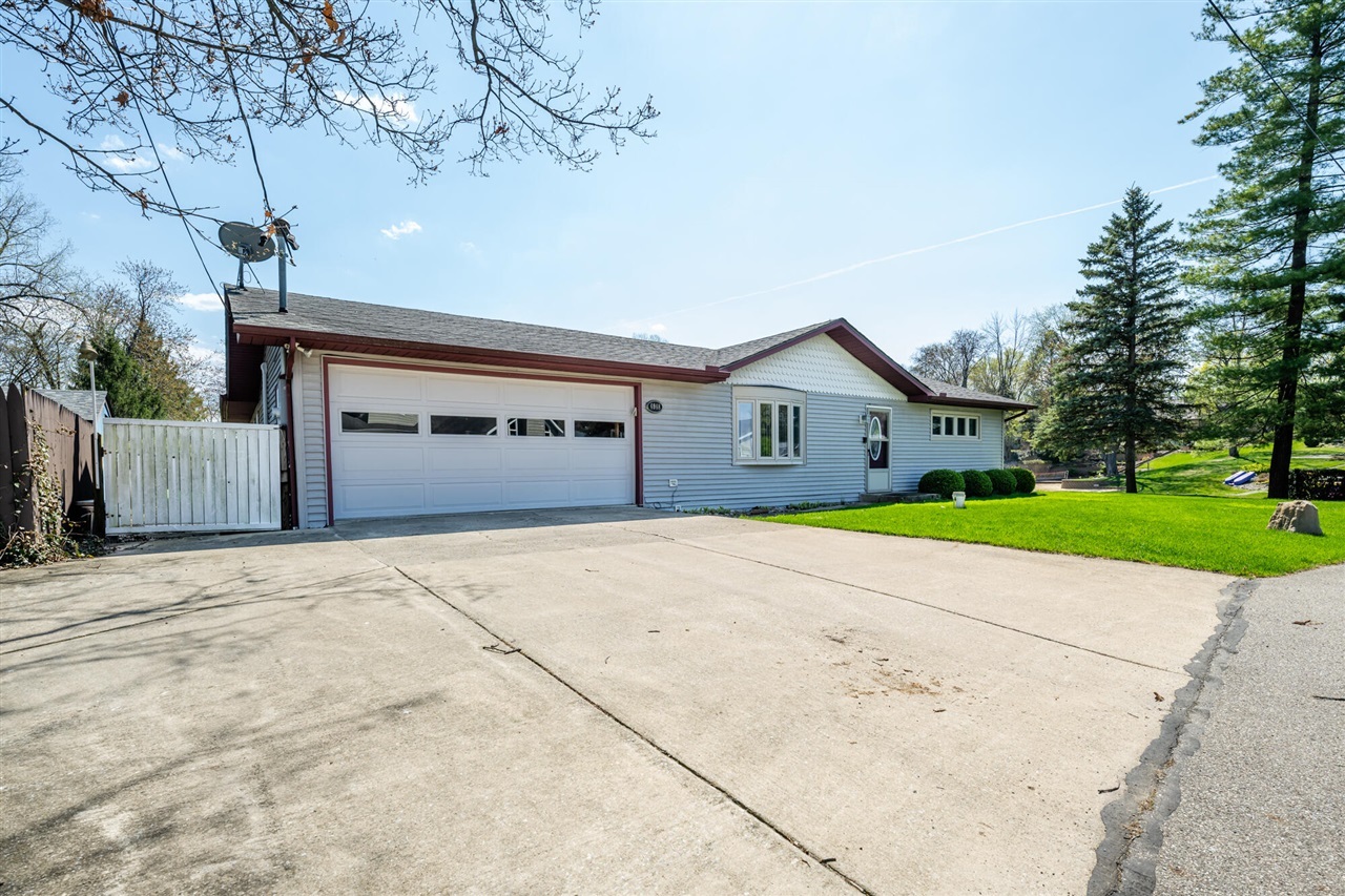 Property Photo: 6968 Wil O Paw Road MI 49038-9536