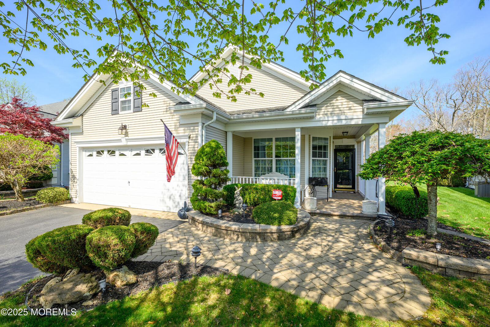 Property Photo:  8 Cromwell Lane  NJ 08527 